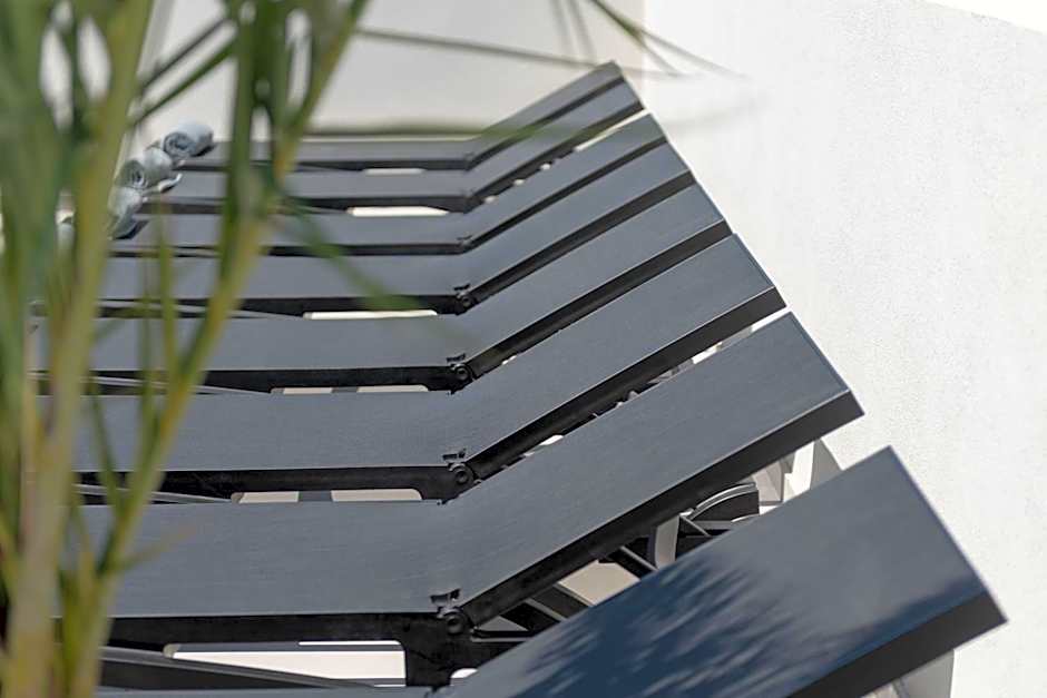 MAR n MAR CROWN HOTEL-SUITES