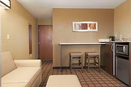 Suite with Two Queen Beds - Mobility Access/Non-Smoking