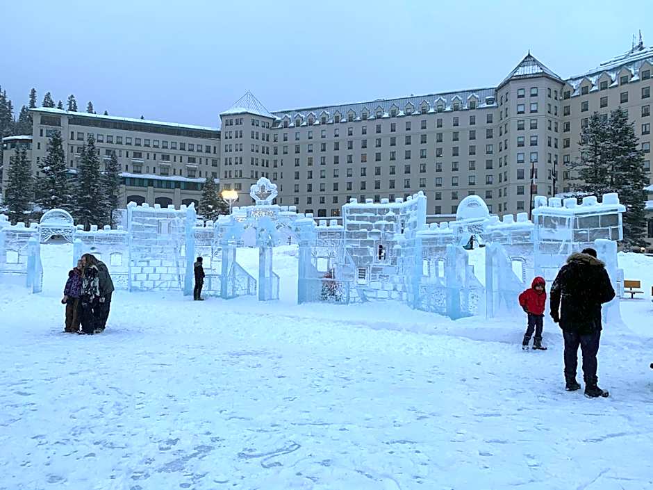 Solara Suite with Indoor Pool / Hot tub / Parking