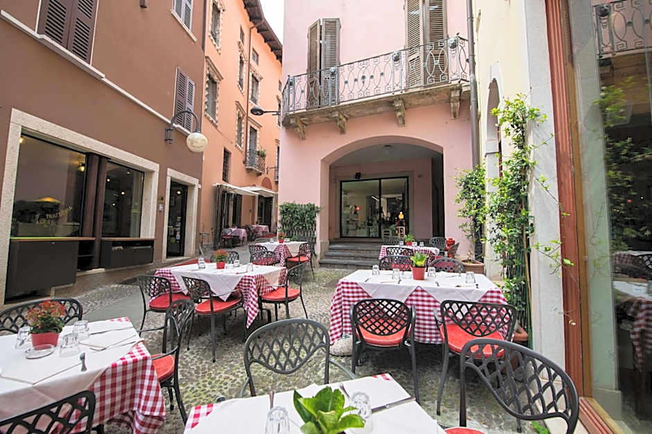 Alessi Hotel Trattoria