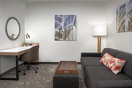 Double Suite with Two Double Beds, Bathtub and Trundle Sofa - Mobility Access/Hearing Accessible