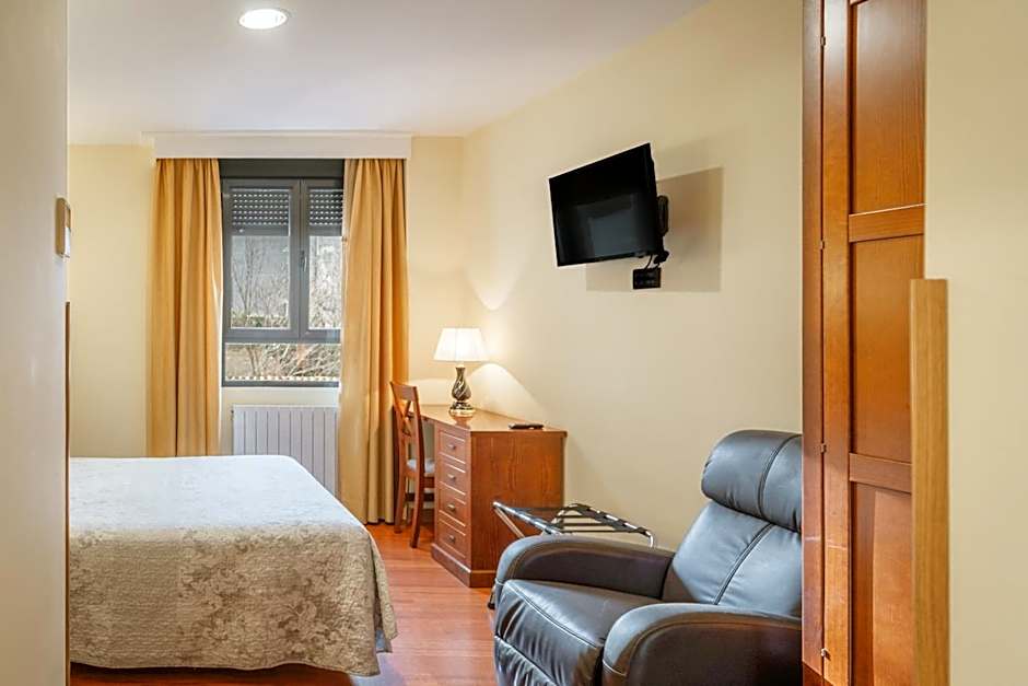 Hotel Reina Isabel