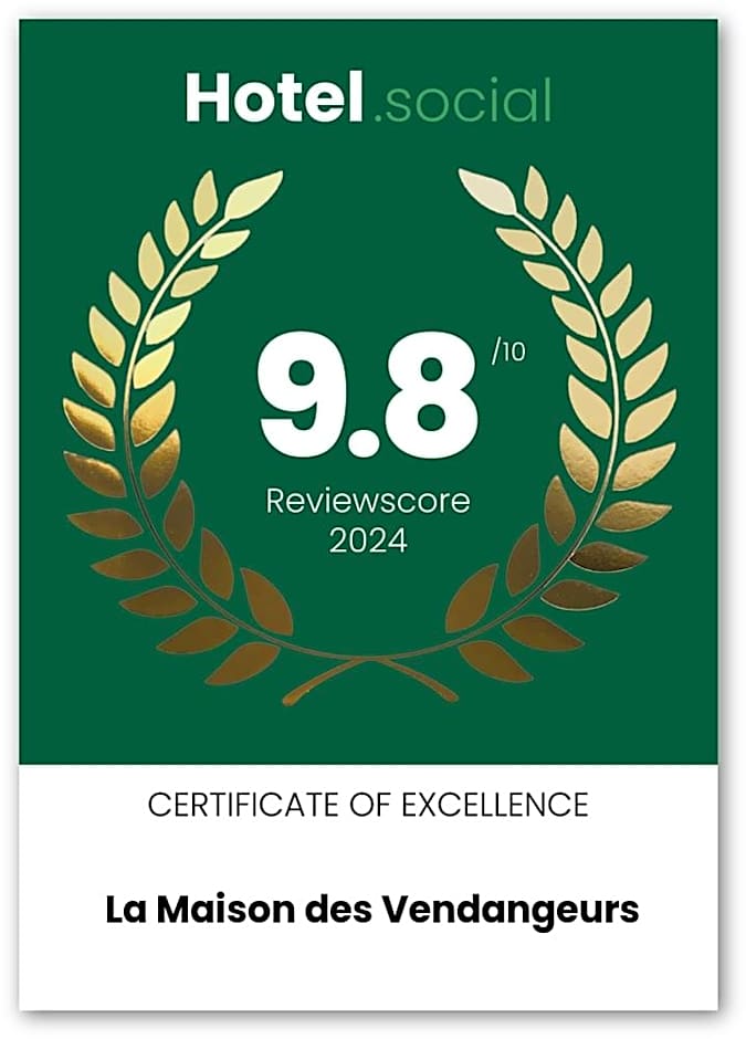 La Maison des Vendangeurs - TABLE D'HÔTES le soir du jeudi au dimanche- Jacuzzi - Balnéo SPA - ACCES PISCINE pour toutes les chambres sauf STUDIO COQUET- Piscine de mai à mi-octobre