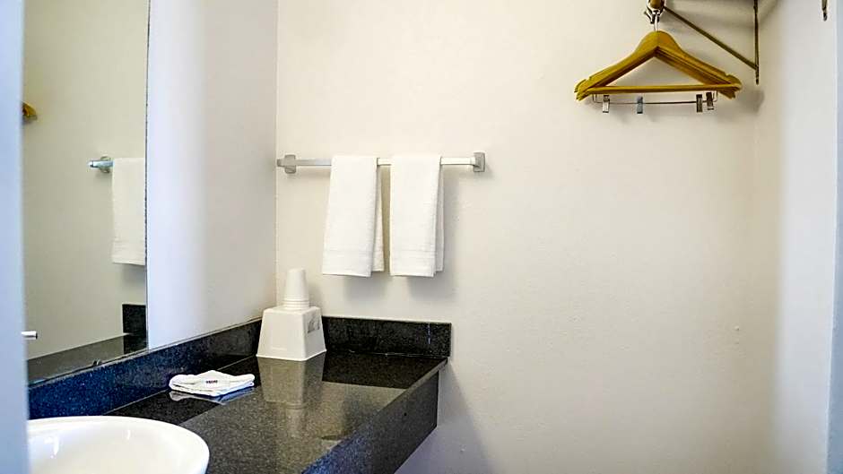 Motel 6-Rolla, MO