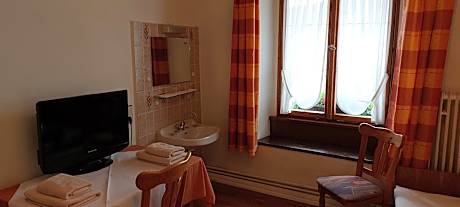 Double Room with Shared Toilet