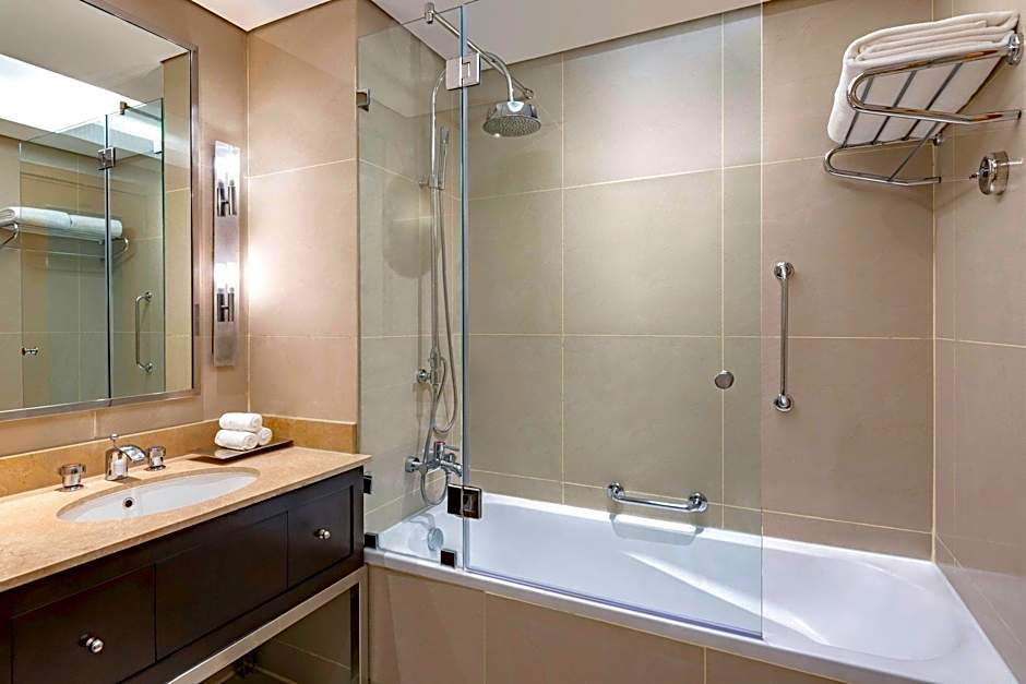 Qabila Westbay Hotel