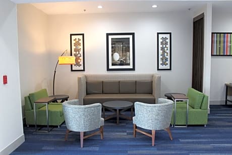 Holiday Inn Express Hotel & Suites Mansfield, an IHG Hotel