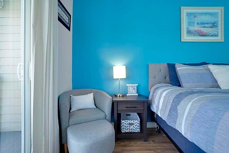 Beautiful Blue Ocean Condo