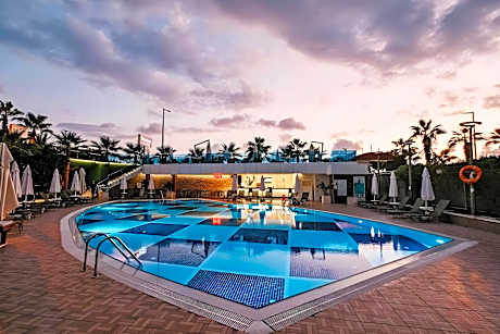 Sunprime C-Lounge - Adult Only