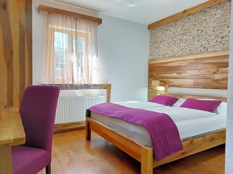 Double Room (1 Double Bed)