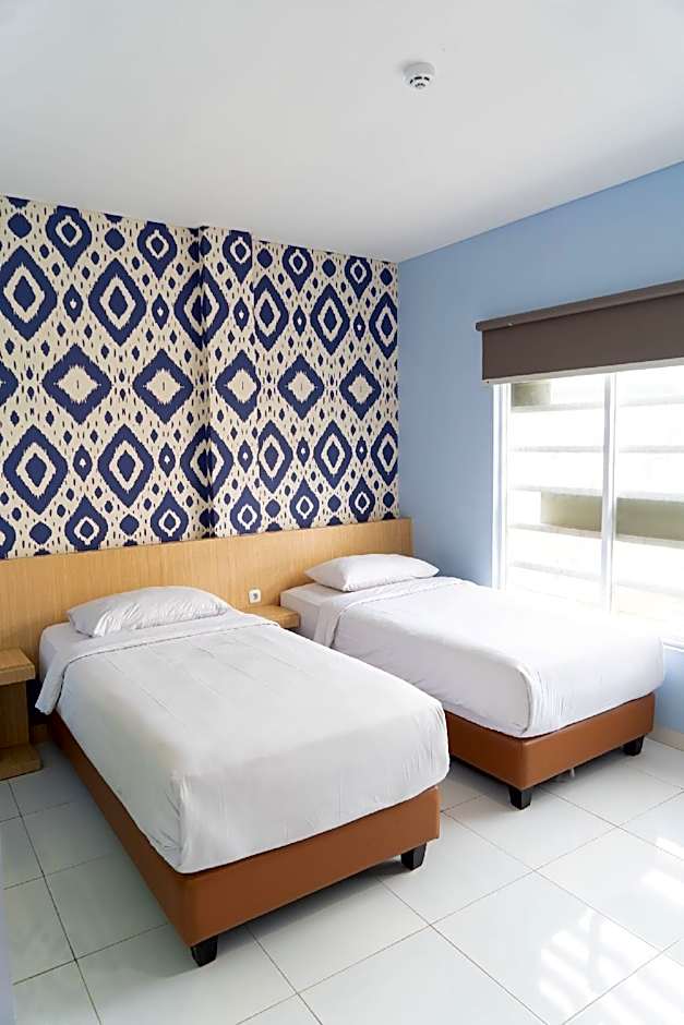 Miko Rooms and Capsules Hotel