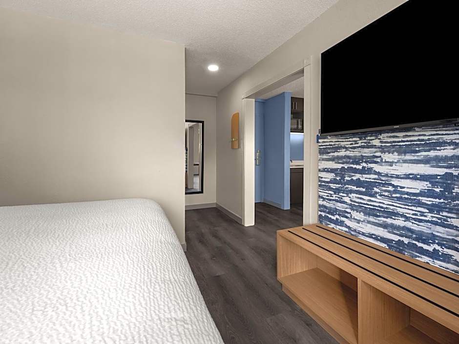 Garner Hotel Greenville East by IHG