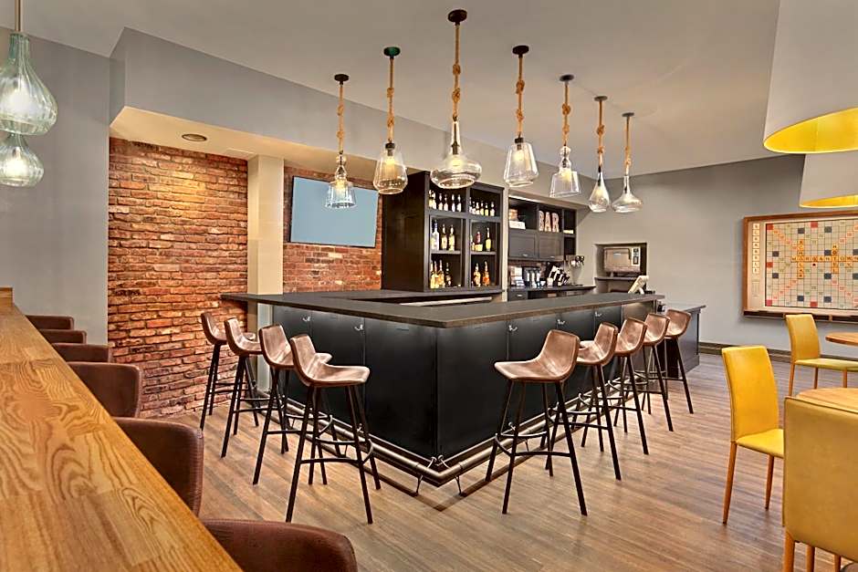 Scholar Morgantown, Tapestry Collection by Hilton