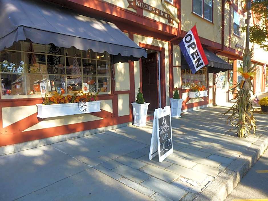 Falmouth Heights Motor Lodge