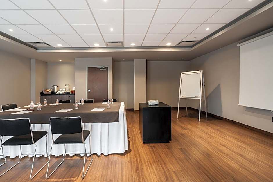 City Express Suites by Marriott Queretaro