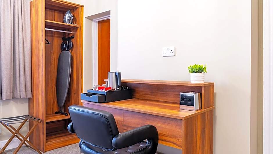 Uno Thames Hotel Maidenhead -Reopened Brand New Again -FREE PARKING