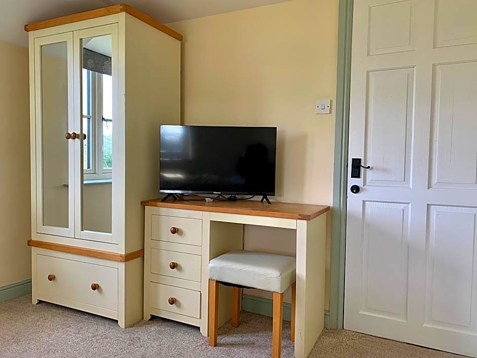 Farmhouse studio near Shrewsbury