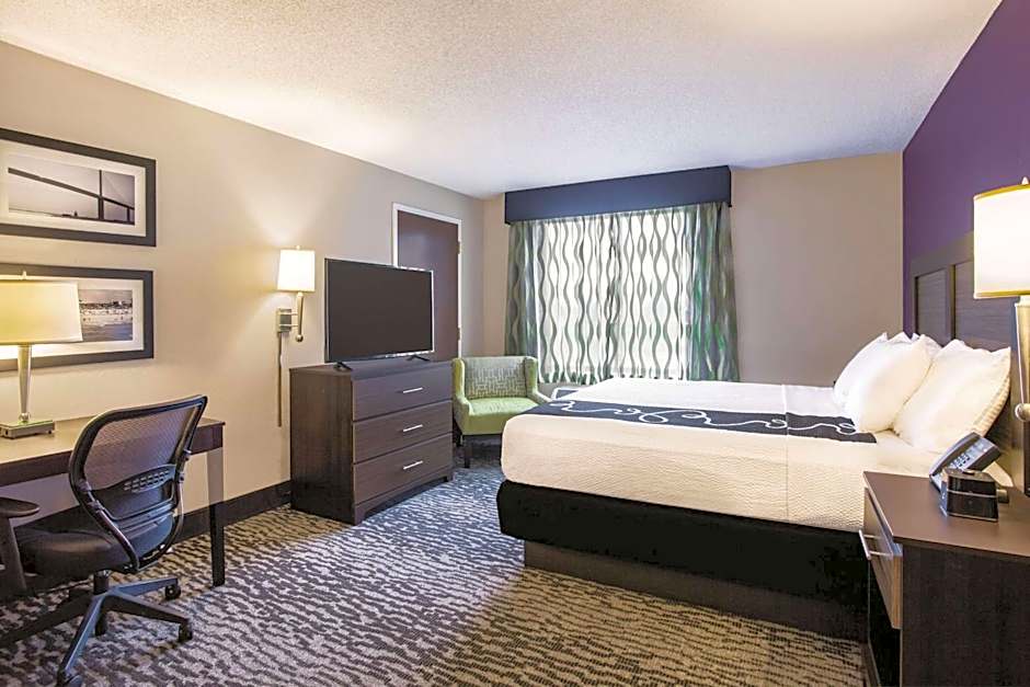 La Quinta Inn & Suites by Wyndham Clearwater South