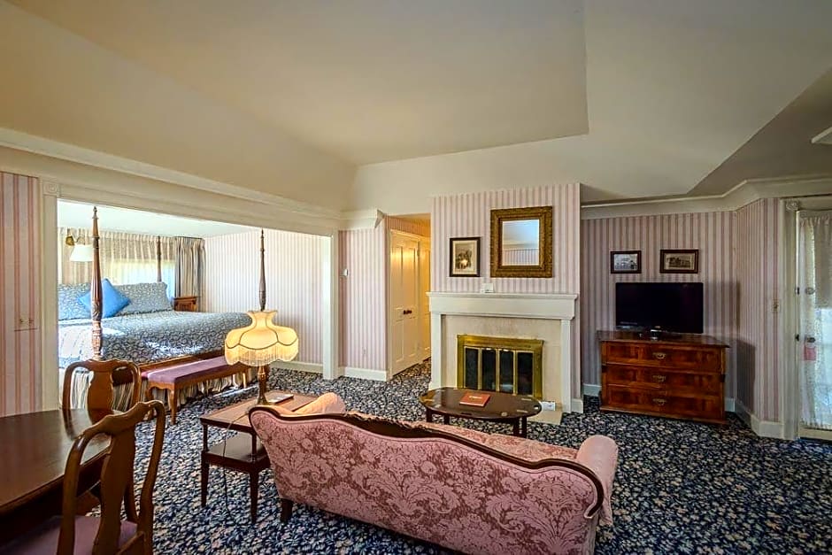 The Mendocino Hotel and Garden Suites