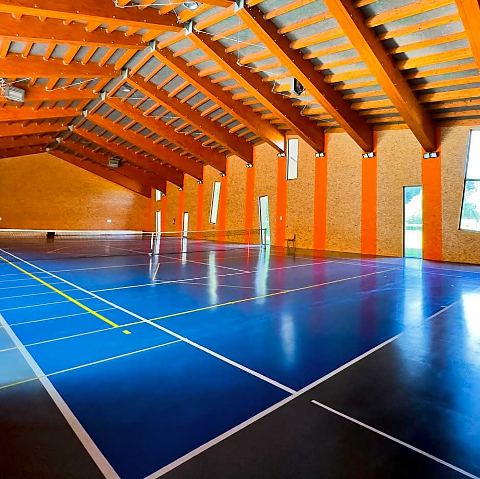 Country Saloon Belá