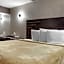 Hotel OPUS Bronx Near Bay Plaza Mall