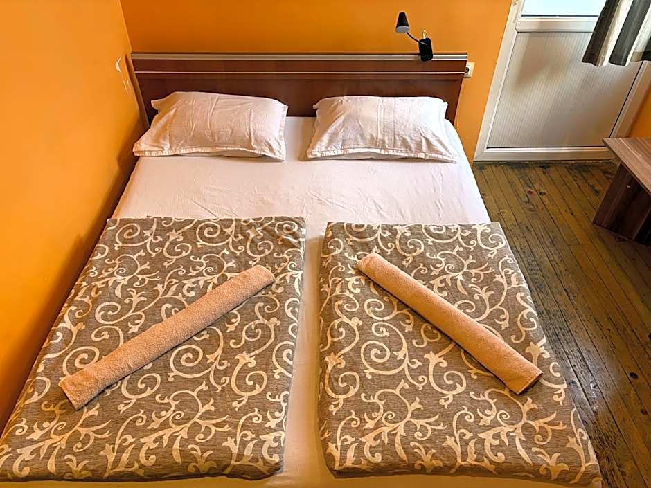 Elegance on a Budget - Rooms for Rent in Sofia Center