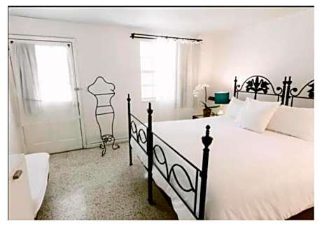 Hideaway (Garden Outdoor Shower Suite)