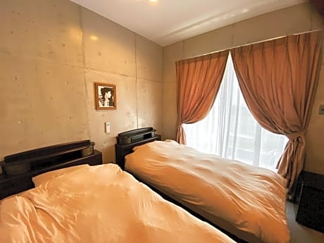 Twin Room with Private Bathroom