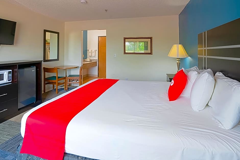 OYO Hotel Redwood Falls near Jackpot Casino