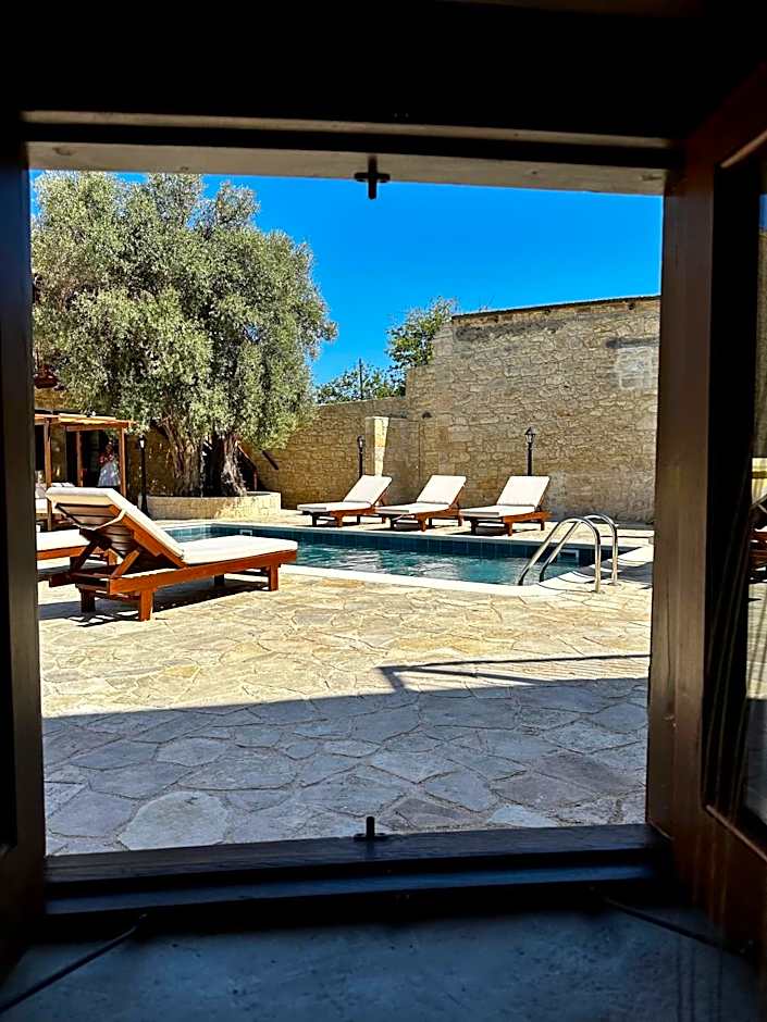 Stone Court Boutique Studios