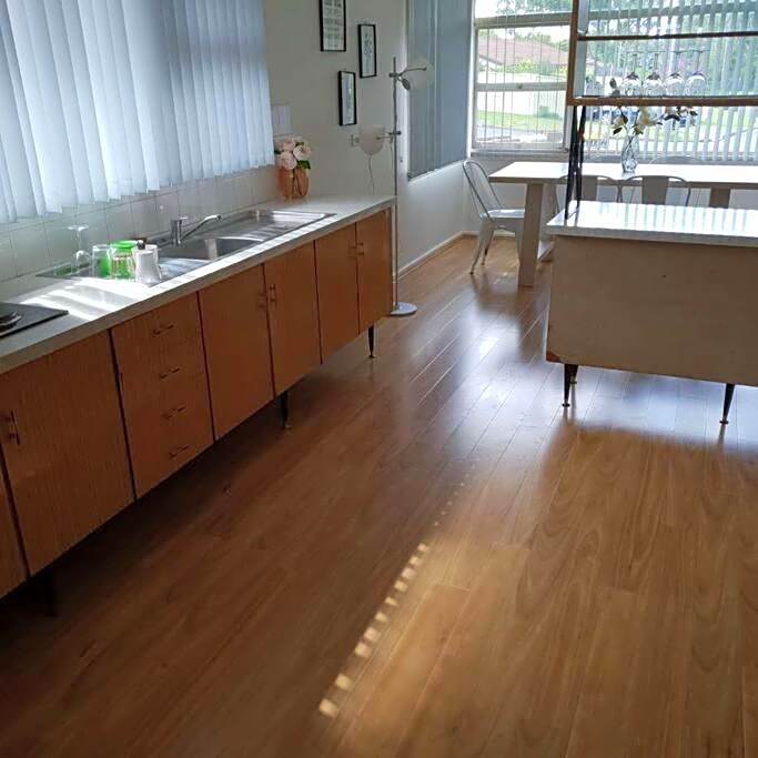 CAMPBELLTOWN HOLIDAY HOME 3 BED + FREE PARKING NCA039