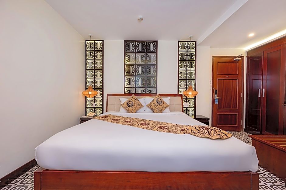 Hoi An Canal House Riverside by Haviland