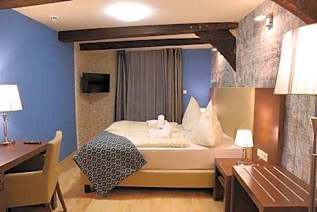 Deluxe Double Room with Shower