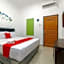 RedDoorz near Kejaksan Station Cirebon 2