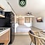 Amazing 2BR Condo with Terrace Overlooking the Marina