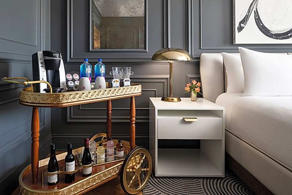 The Drake Oak Brook, Autograph Hotels