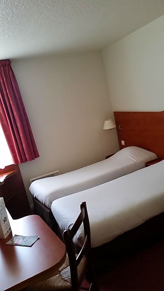 Kyriad Chantilly Hotel