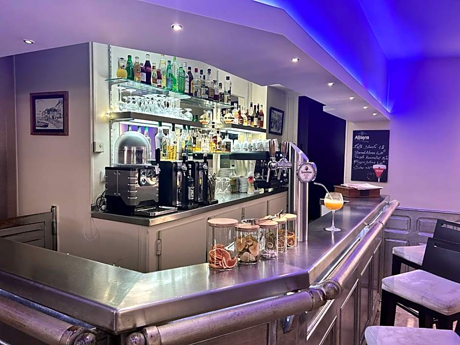 Le Victor Hugo - Hôtel et Restaurant - Logis Hôtels