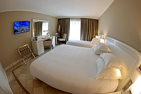 Deluxe, Sea View