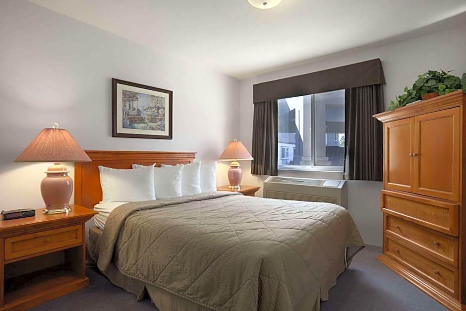 Super 8 by Wyndham West Kelowna BC