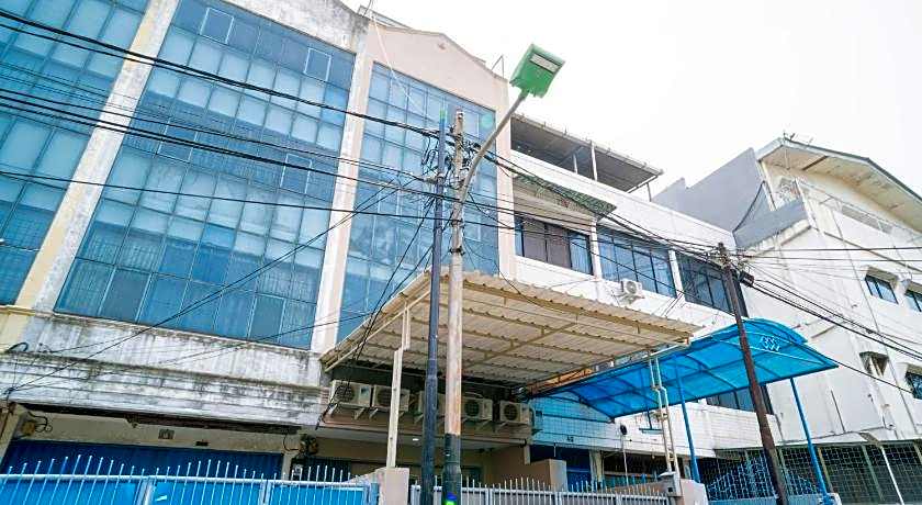 KoolKost near Mangga Besar Station