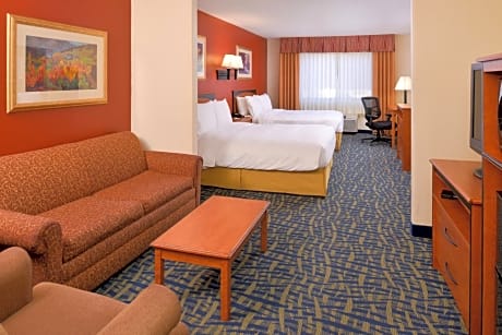 Queen Suite with Two Queen Beds