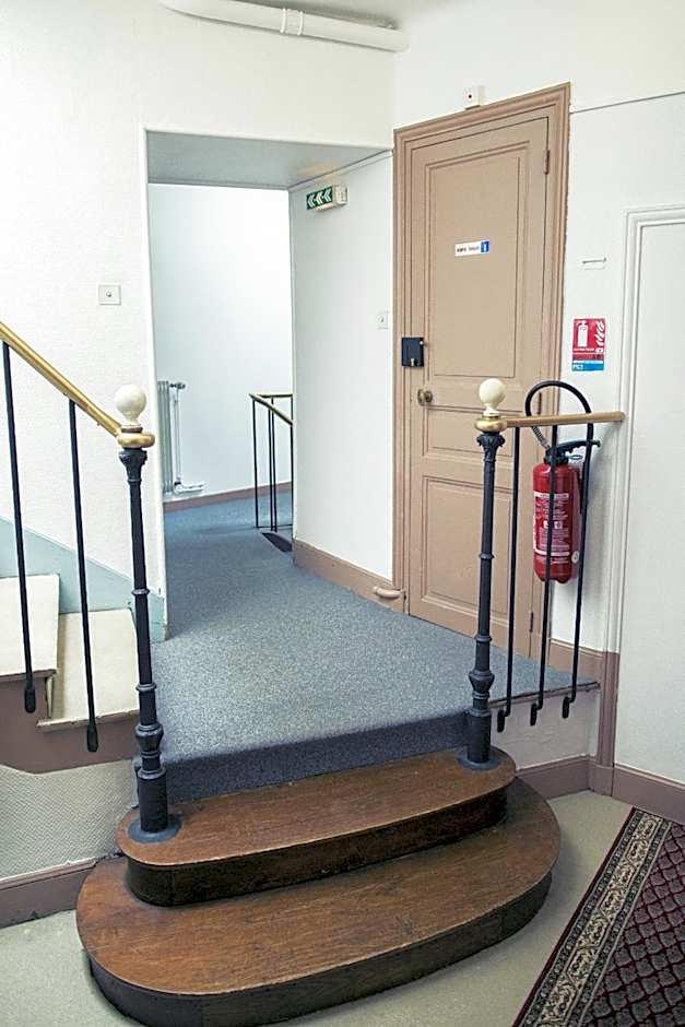 The Old Hotel Ravel Centre