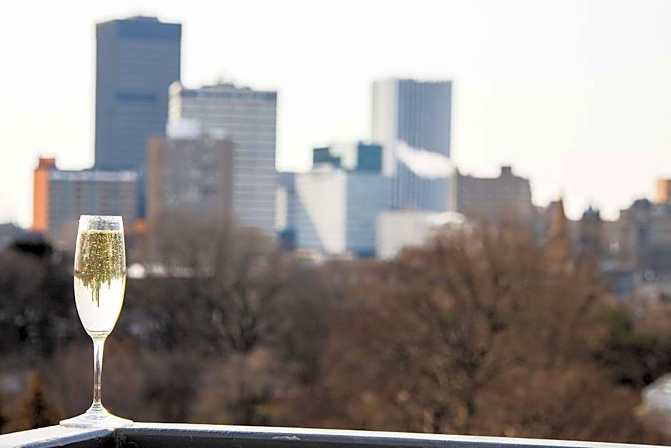 The Strathallan - A DoubleTree By Hilton