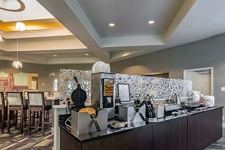 La Quinta Inn & Suites by Wyndham Oklahoma City Norman