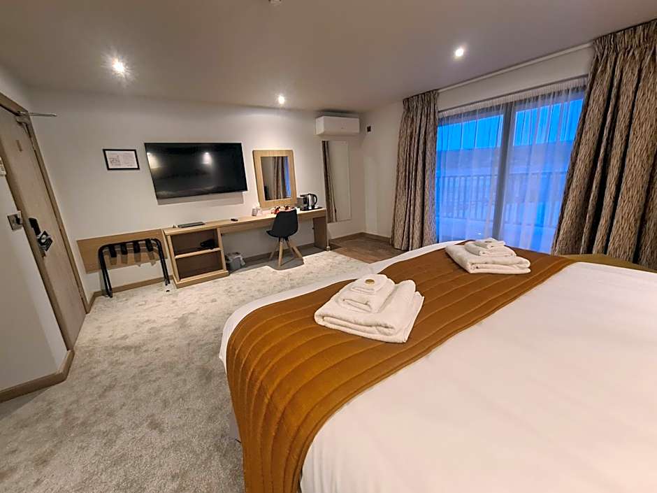 The Teifi Waterside Hotel