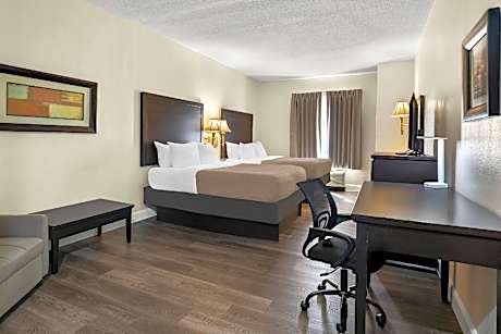 Quadruple Room with Two Queen Beds - Smoking