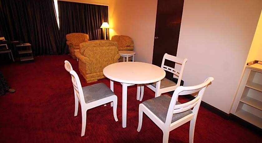 Grand Riverview Hotel