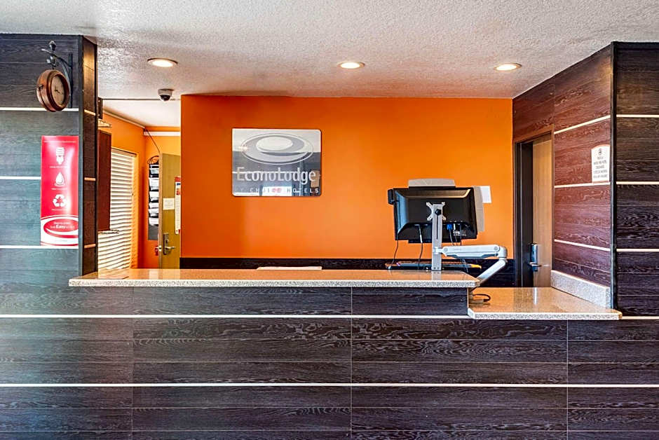 Econo Lodge Pueblo North