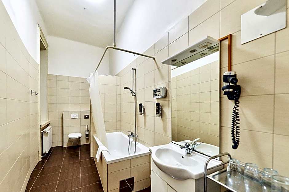 Hotel Pension Baron am Schottentor